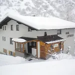Arlberg Ski-in & Ski-out Access To Austrias Largest Area シュトゥーベン・アム・アールベルク