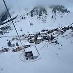 Arlberg Ski-in & Ski-out Access To Austrias Largest Area ベッド・アンド・ブレックファスト シュトゥーベン・アム・アールベルク