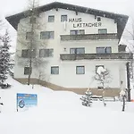 Arlberg Ski-in & Ski-out Access To Austrias Largest Area ベッド・アンド・ブレックファスト 3*