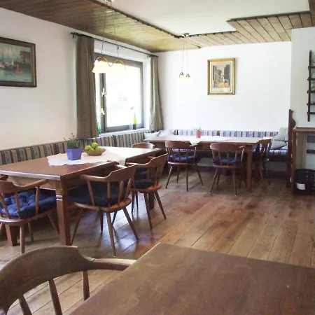 Arlberg Motel Bed & Breakfast