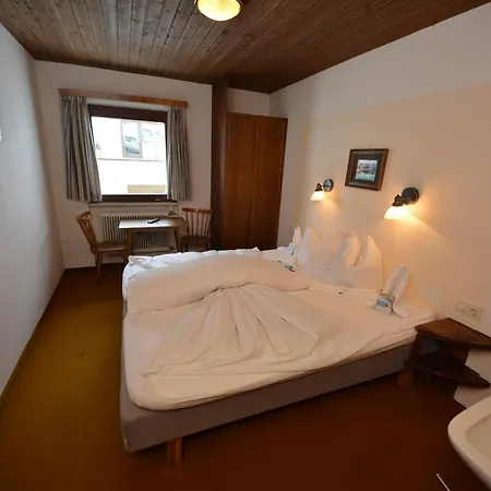 Arlberg Motel Bed & Breakfast *