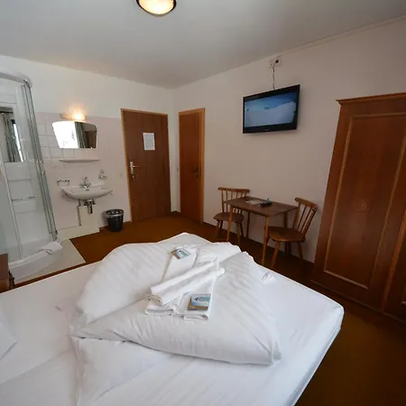 Arlberg Motel Bed & Breakfast *