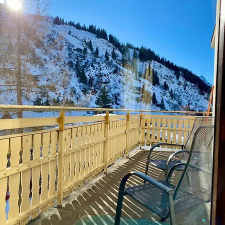 Arlberg Ski-in & Ski-out Access To Austrias Largest Area Frühstückspension 3*