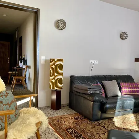 Arlberg Ski-in & Ski-out Access To Austrias Largest Area Frühstückspension Stuben am Arlberg