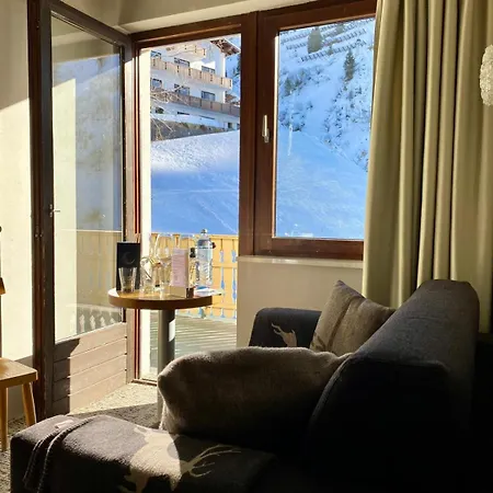 Arlberg Ski-in & Ski-out Access To Austrias Largest Area לינה וארוחת בוקר 3*