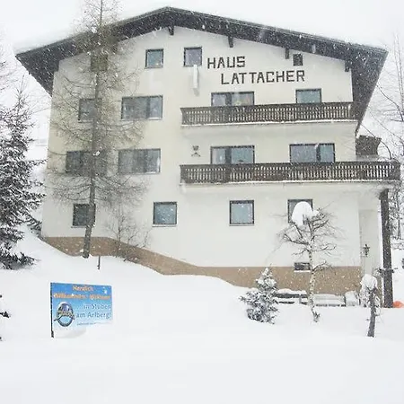 Arlberg Ski-in & Ski-out Access To Austrias Largest Area Frühstückspension 3*